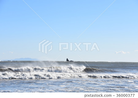 Chigasaki Eboshi rock and waves 36000377