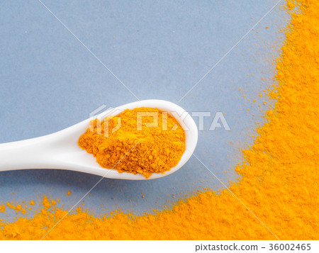 Turmeric Powder with copy space 36002465