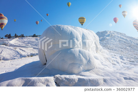 Hot air ballons, snowy white Pamukkale in Turkey Hot air ballons, snowy white Pamukkale in Turkey 36002977