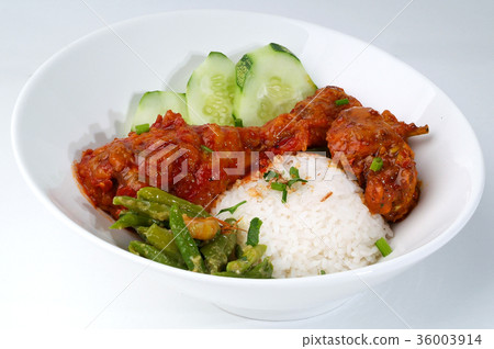 Curry Chicken with rice 36003914