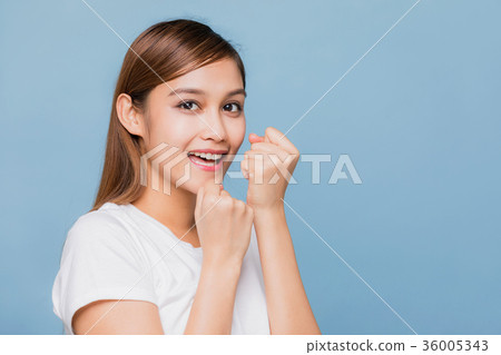 A motivated lady 36005343