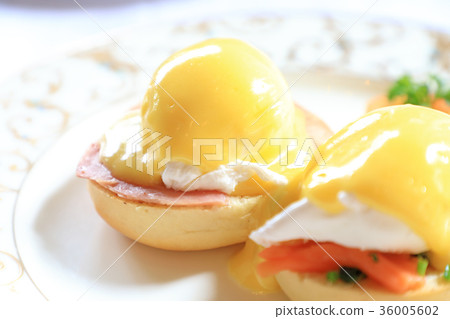 Eggs Benedict Eggs Benedict 36005602