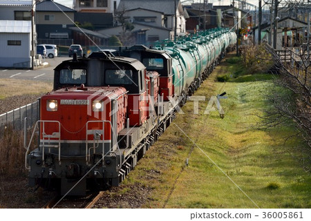 Yokkaichi freight of DD51 heavyweights 36005861