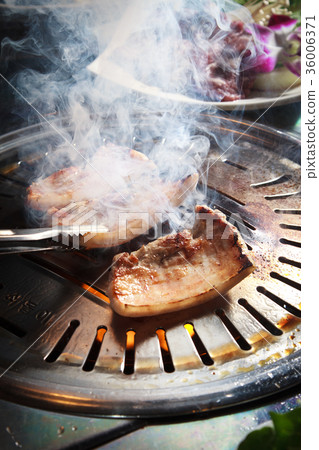 barbecued barbecued 36006371