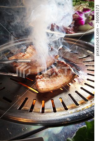 barbecued 36006373