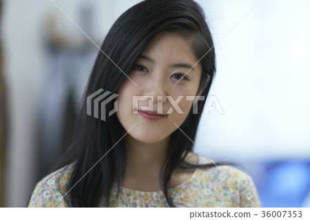 學生來到理髮師 36007353