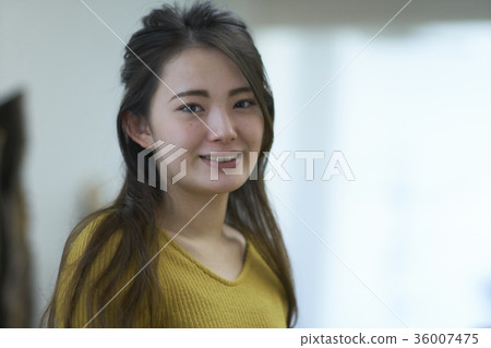 學生來到理髮師 學生來到理髮師 36007475