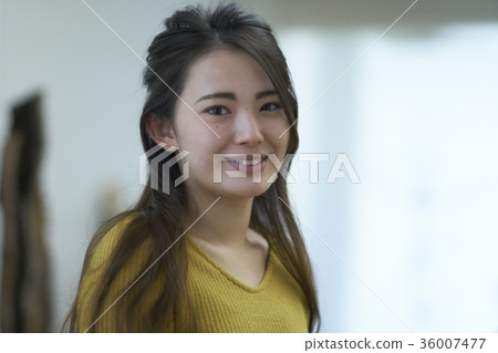 學生來到理髮師 學生來到理髮師 36007477