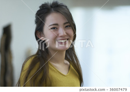 Student coming to the hairdresser Student coming to the hairdresser 36007479