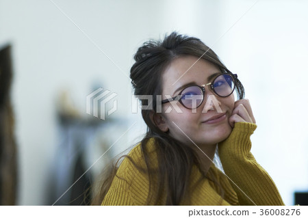 學生來到理髮師 36008276