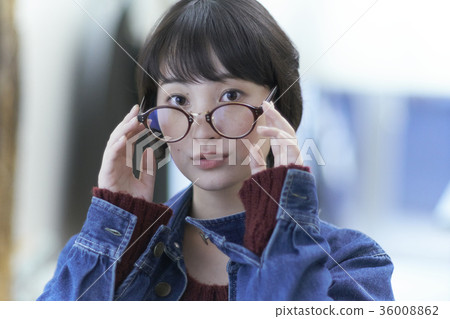 Student coming to the hairdresser Student coming to the hairdresser 36008862