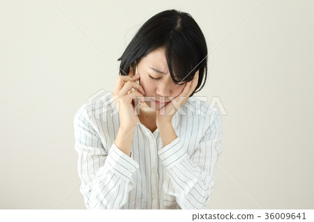 一個擔心的女人 一個擔心的女人 36009641