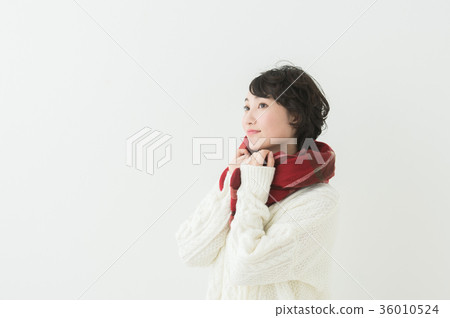 Twenties women (autumn winter white background) Twenties women (autumn winter white background) 36010524
