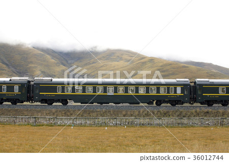 西藏鐵路的旅客列車。 2016年9月22日 西藏鐵路的旅客列車。 2016年9月22日 36012744