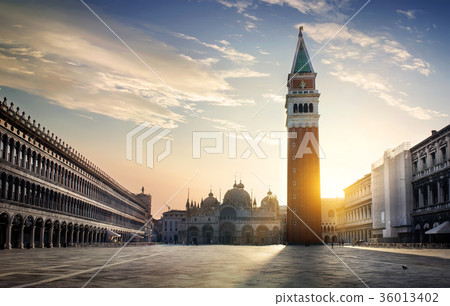 San Marco square 36013402