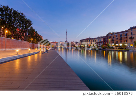 Milan. The Darsen Channel. Milan. The Darsen Channel. 36018573