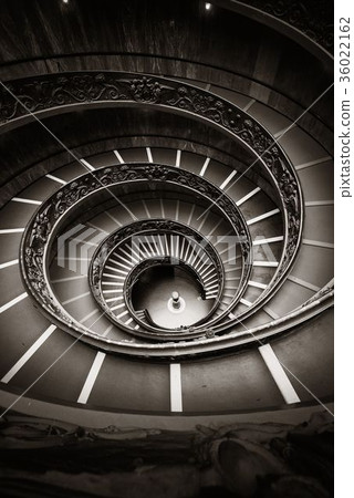 Spiral staircase 36022162