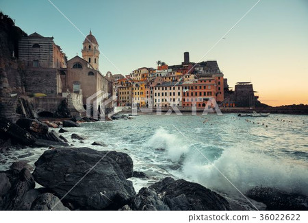 Vernazza buildings and sea in Cinque Terre 36022622