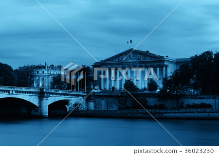Seine 36023230