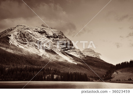 Lake sunset Lake sunset 36023459