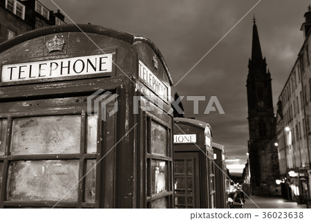 Edinburgh city street Edinburgh city street 36023638