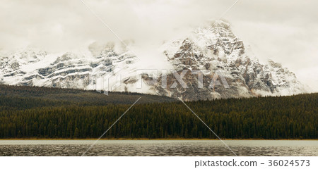 Bow Lake 36024573