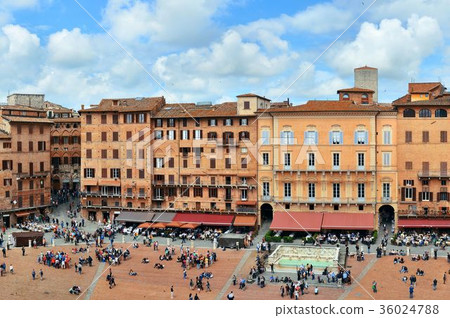 Piazza del Campo Siena Italy 36024788