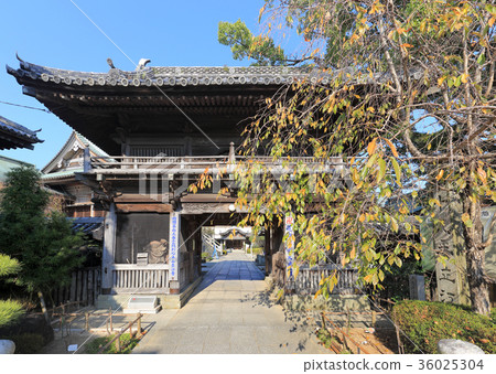 四國神社地方19號佛教寺廟“Eizoji”Niimon門 四國神社地方19號佛教寺廟“Eizoji”Niimon門 36025304