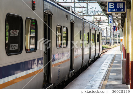 台灣火車區間車火車站新竹旅遊旅行休閒娛樂交通工具鐵路乘車大眾運輸台鐵出發 照片素材 圖片 36028139 Pixta圖庫