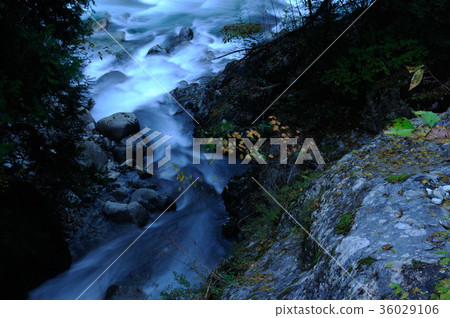 The Agana valley in autumn 36029106