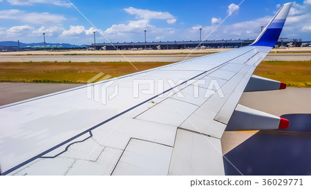 飛機視窗看世界Aircraft windows to see the world 36029771