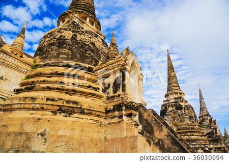 Wat Phra Sang Pet 36030994