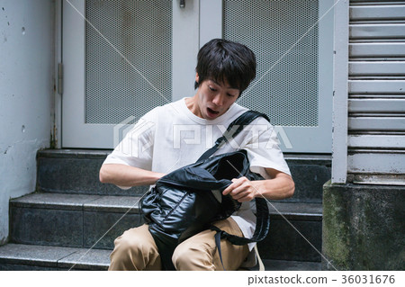 Men who look for in rucksack 36031676