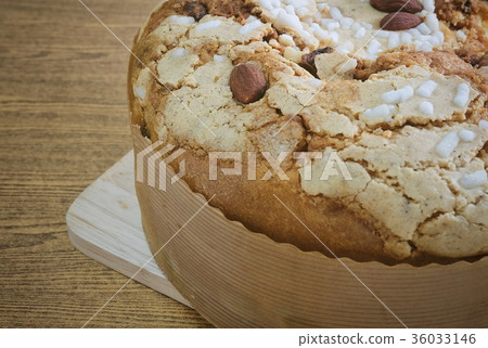 Cake with Dried Fruits and Almond Nuts 36033146