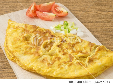 Thai Omelette with Tomatoes and Scallion Thai Omelette with Tomatoes and Scallion 36033255