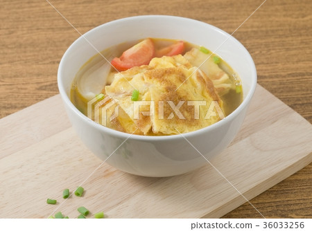 Thai Omelet Soup with Tomatoes, Onion and Scallion Thai Omelet Soup with Tomatoes, Onion and Scallion 36033256