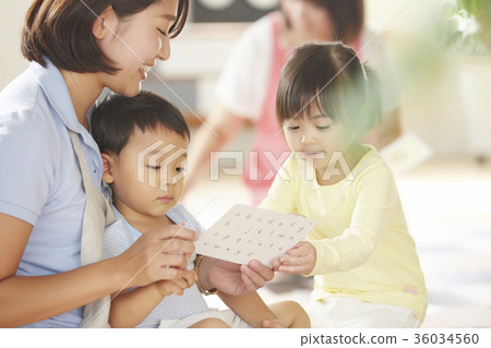 保姆和孩子 36034560