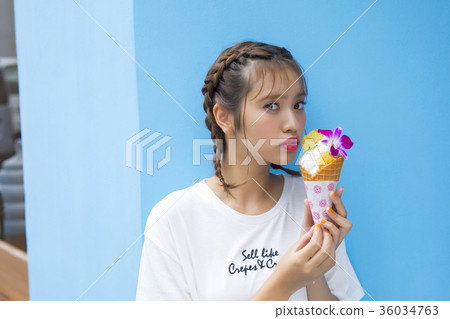 吃甜食的女人 吃甜食的女人 36034763