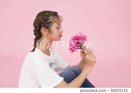 有花的一名婦女 36035135
