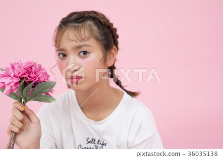 有花的一名婦女 36035138
