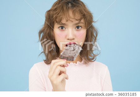 吃甜食的女人 36035185