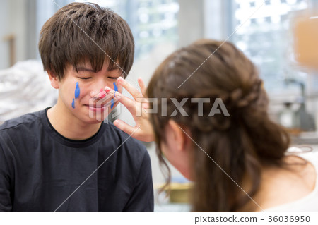 Face paint college student draw school life Face paint college student draw school life 36036950