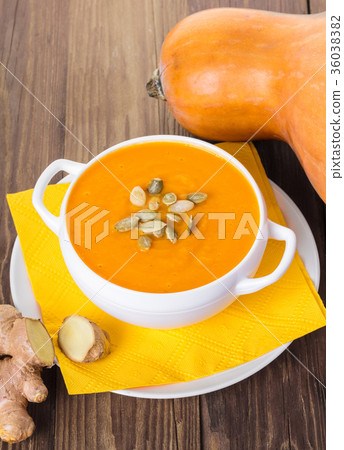 pumpkin cream soup with ginger 36038382