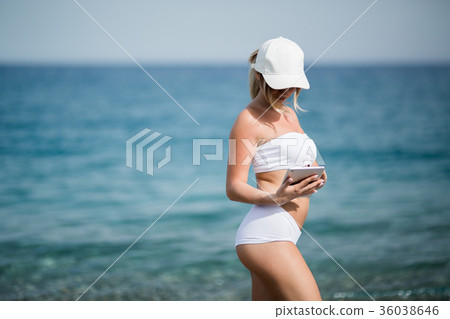 healthy gym blonde girl searches for new lifestyle healthy gym blonde girl searches for new lifestyle 36038646