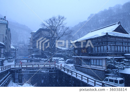 Winter Higashiyama Onsen (Aizuwakamatsu City) 36038814