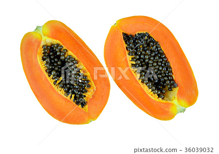 Ripe papaya isolated with clipping path. 36039032