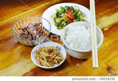 boiled rice eat with fried anchovy boiled rice eat with fried anchovy 36039292