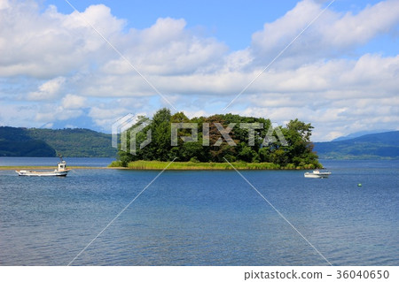 Rare island, Lake Toya Rare island, Lake Toya 36040650