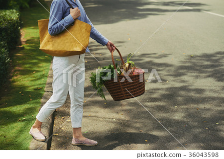 Shopping for fresh products 36043598