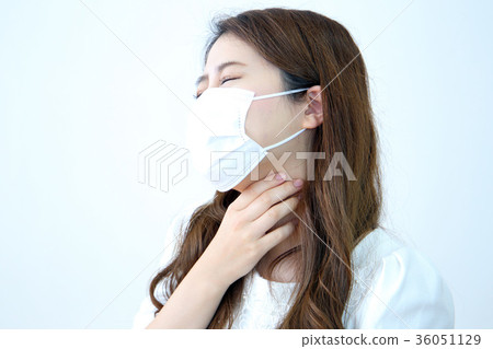 一個喉嚨痛的女人 36051129